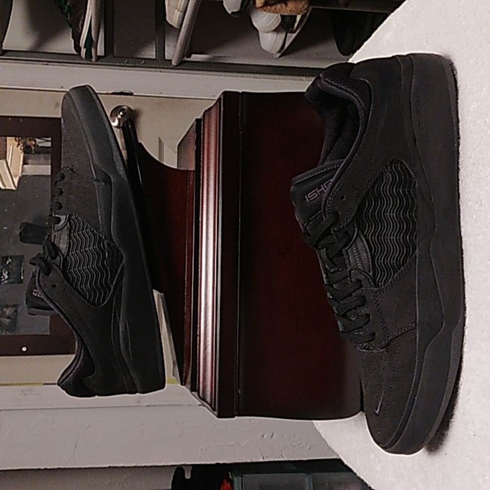 Nike SB Ishod Wair (Triple Black)   Size 13, Wore 1 time !